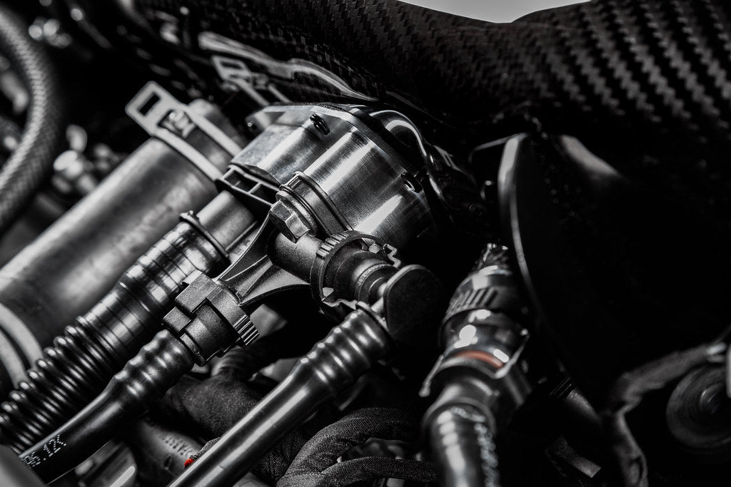 Eventuri Mercedes AMG A35 A250 Black Carbon Turbo Tube