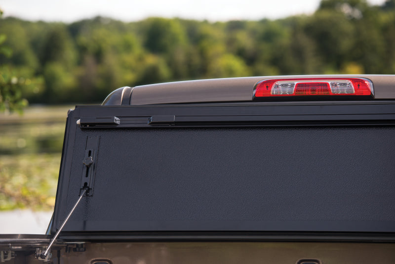 BAK 19-20 Dodge Ram (New Body Style w/o Ram Box) 5ft 7in Bed BAKFlip FiberMax - Striker Modified