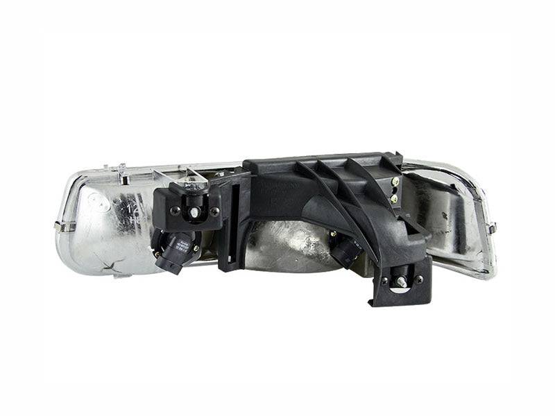 ANZO 1999-2002 Chevrolet Silverado 1500 Crystal Headlights Chrome - Striker Modified