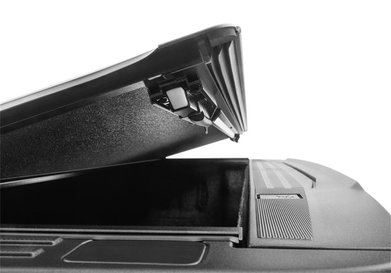 BAK 21-22 Ford F-150 (Incl. 2022 Lightning) BAKFlip MX4 5.7ft Bed Cover - Matte Finish - Striker Modified