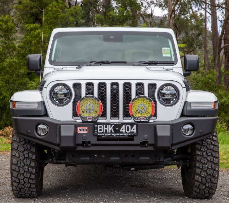 ARB 87-96 Jeep Wrangler YJ/ 97-06 Jeep Wrangler TJ Multi-fit Winch Bumper - Striker Modified