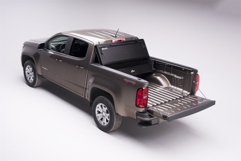 BAK 2020 Jeep Gladiator 5ft Bed BAKFlip G2 - Striker Modified