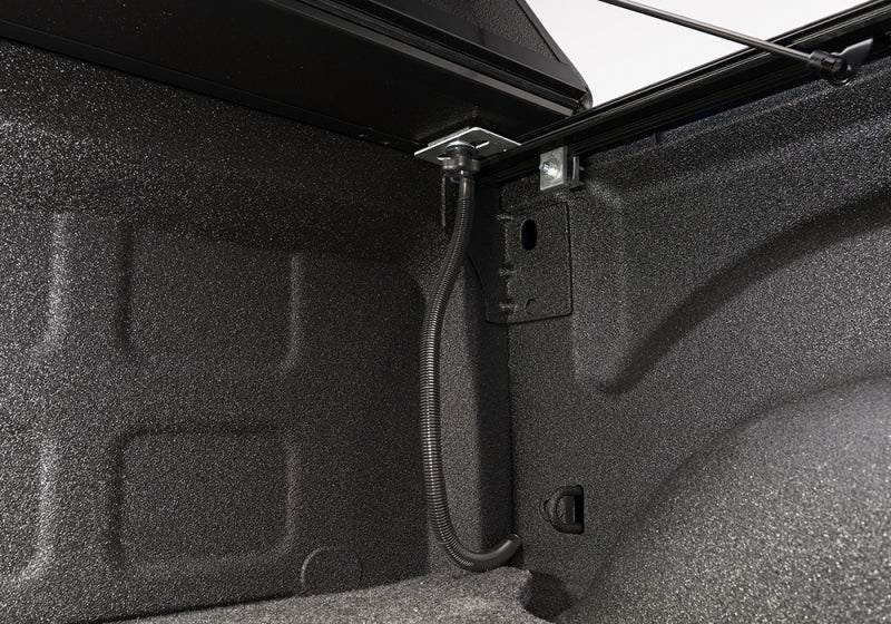 BAK 09-18 Dodge Ram 1500 (19-20 Classic Only) (w/o Ram Box) 5ft 7in Bed BAKFlip G2 - Striker Modified
