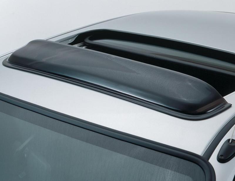 AVS Universal Windflector Classic Sunroof Wind Deflector (Fits Up To 34.25in.) - Smoke - Striker Modified